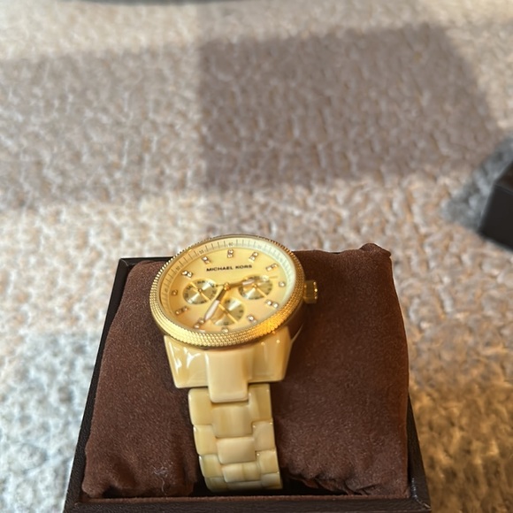 Michael Kors watch - Picture 2 of 2